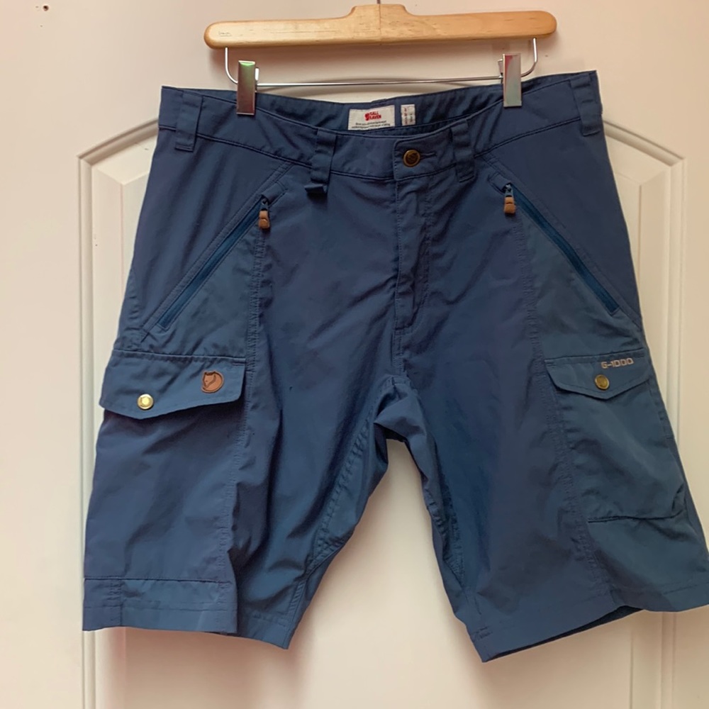 Fjallraven Men’s size 50 (33/34) slate blue Abisko shorts
